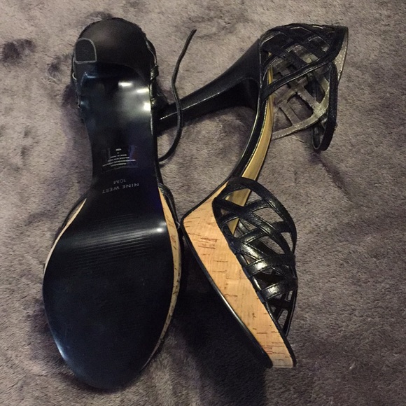 Like New Nine West Platform Heels Black Size 10 - Picture 3 of 7